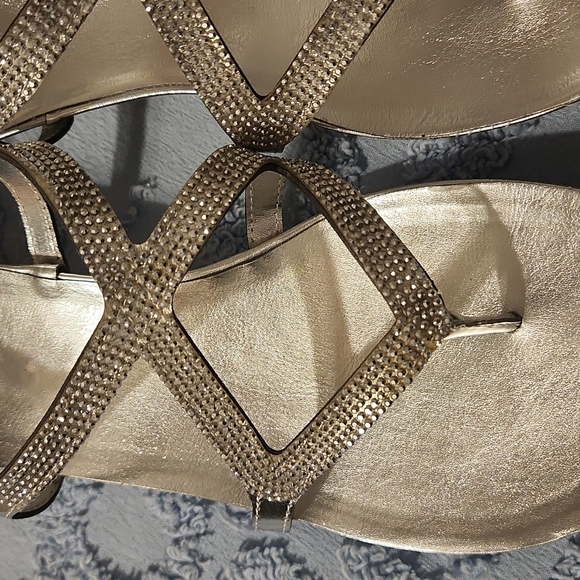 !!CLOSET CLEAR OUT - LAST CHANCE!!Sandals, Sz 7.5, Silver - Picture 2 of 9